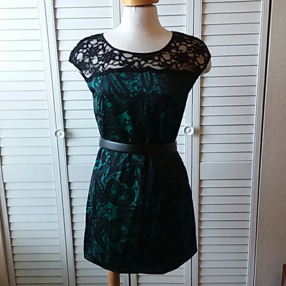Express Dresses & Skirts - 🔵4 for $20🔵NWOT Express emerald green dress